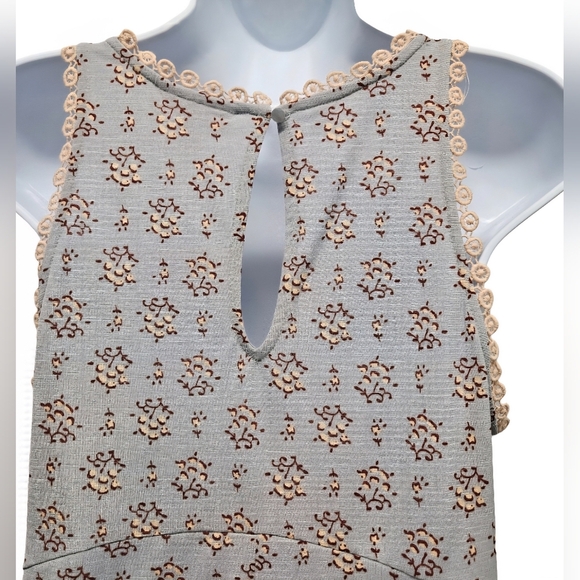 LC Lauren Conrad Floral Lace Trimmed Sleeveless Tank Top Light Blue Size Medium - Picture 4 of 14